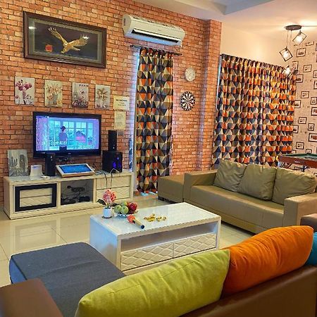 Teluk Batik 17Paradisehome Private Pool Karaoke Snooker Bbq 15Pax Lumut Exterior foto