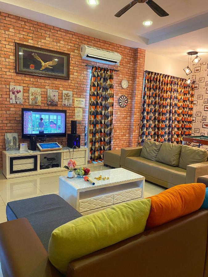 Teluk Batik 17Paradisehome Private Pool Karaoke Snooker Bbq 15Pax Lumut Exterior foto