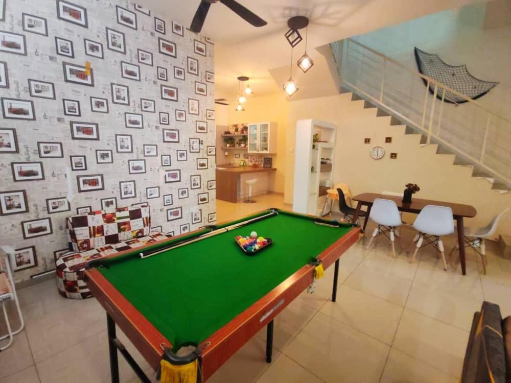 Teluk Batik 17Paradisehome Private Pool Karaoke Snooker Bbq 15Pax Lumut Exterior foto